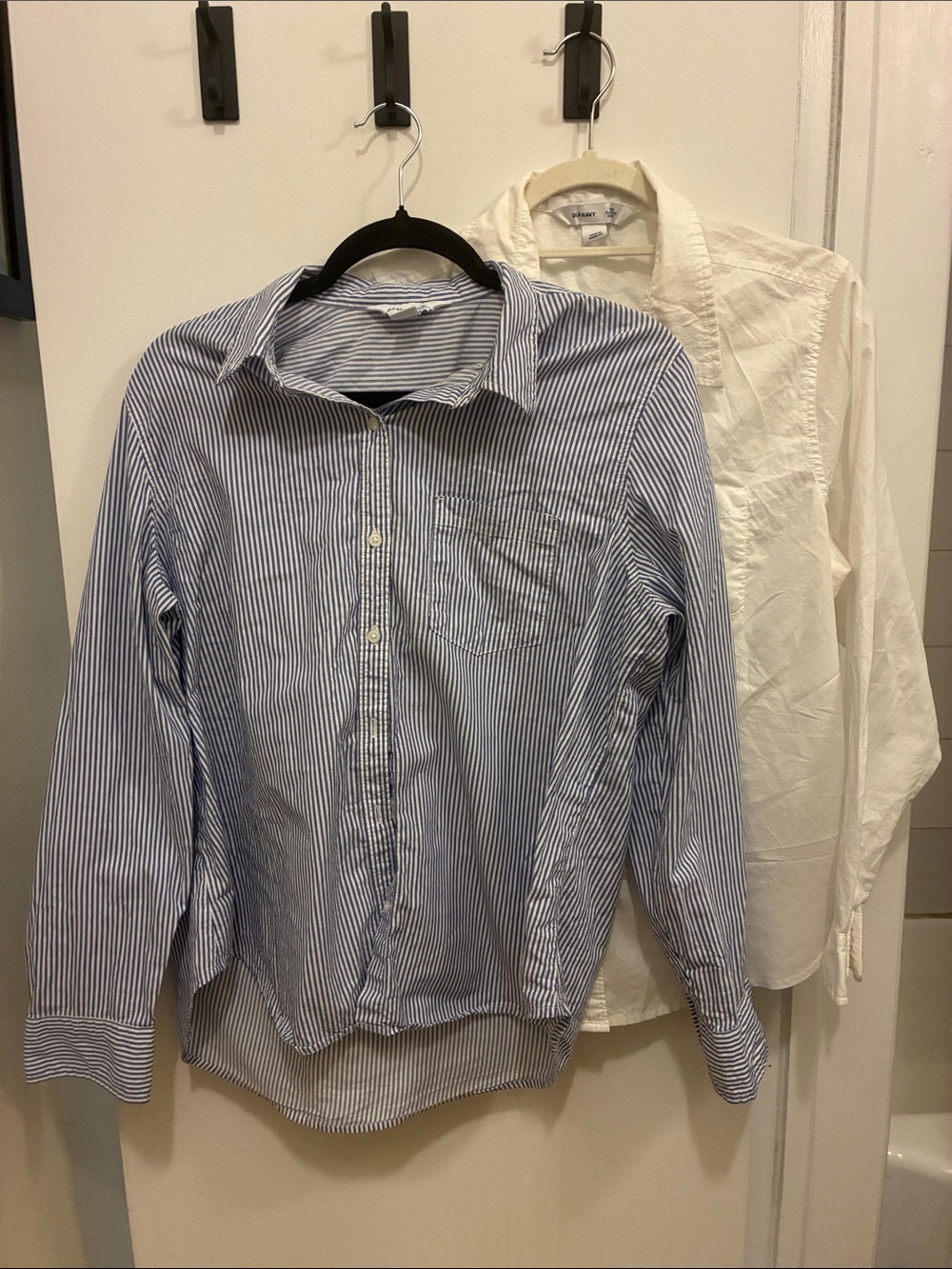 2-Pack Old Navy Women’s Striped Classic Button-Down Shirt - Blue Stripes/White
